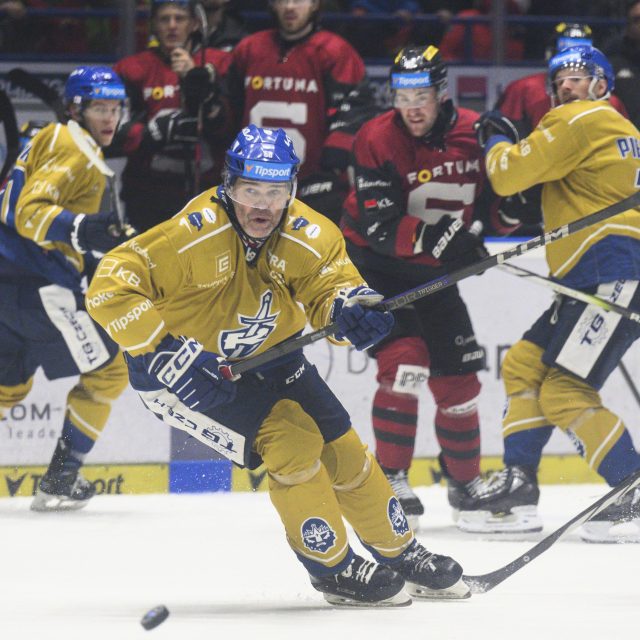 Jaromír Jágr v zápase proti Spartě | foto:  Michal Kamaryt,  ČTK