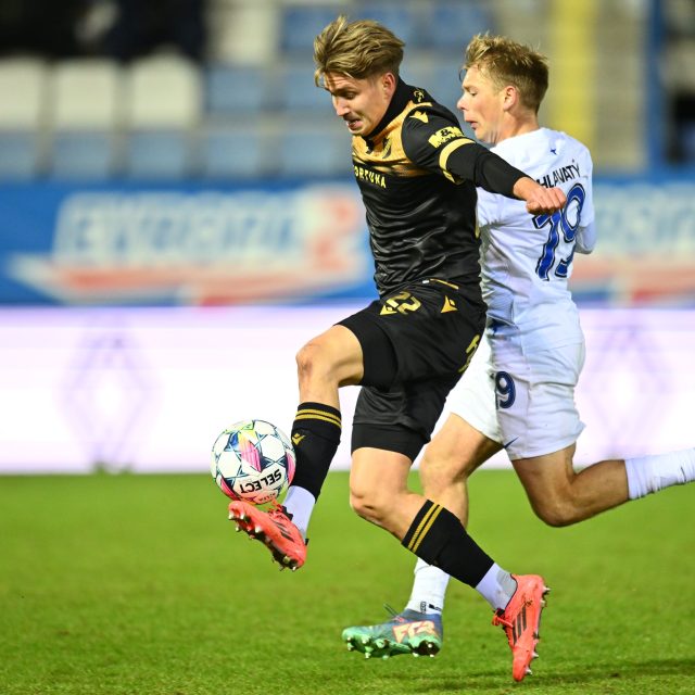 Fotbalisté Baníku Ostrava porazili Slovan Liberec 1:0 | foto: Radek Petrášek,  ČTK
