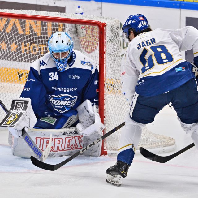 Jaromír Jágr v zápase s Kometou Brno | foto: Patrik Uhlíř,  ČTK
