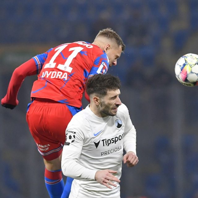 Zleva Matěj Vydra z Plzně a Šimon Gabriel z Liberce | foto: Miroslav Chaloupka,  ČTK