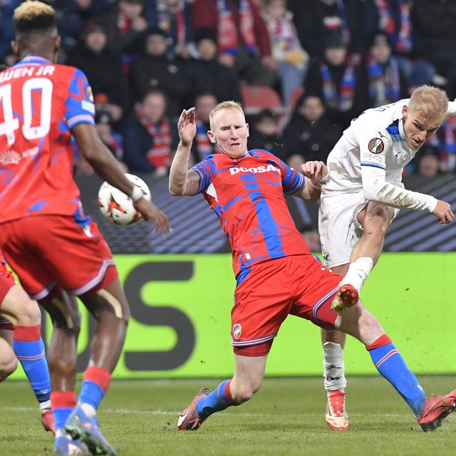 Fotbalisté Plzně v souboji s Laziem Řím. | foto: Profimedia