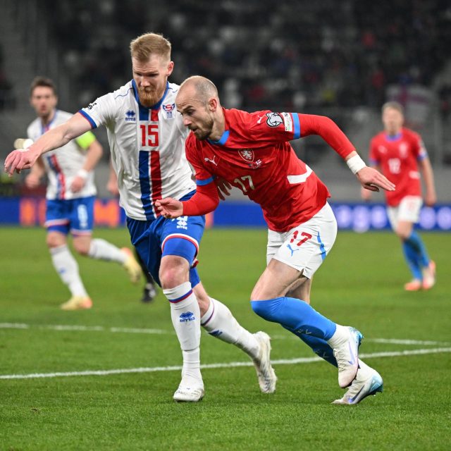 Čeští fotbalisté nezvládli předposlední duel v kvalifikaci na mistrovství světa. Na půdě Faerských ostrovů prohráli 1:2 | foto: Vlastimil Vacek,  Právo / Profimedia