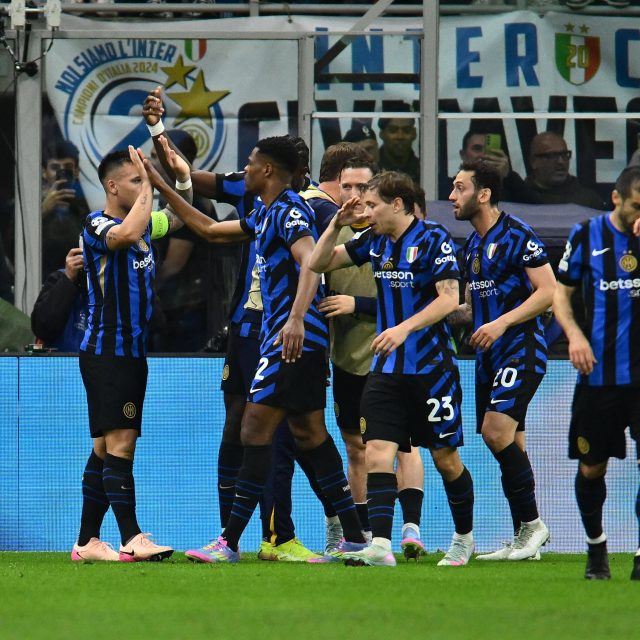 Fotbalisté Interu Milán si znovu po dvou letech zahrají finále Ligy mistrů. V semifinále zdolali v celkovém součtu dvou zápasů Barcelonu se skórem 7:6 | foto: Sipa Press / Profimedia