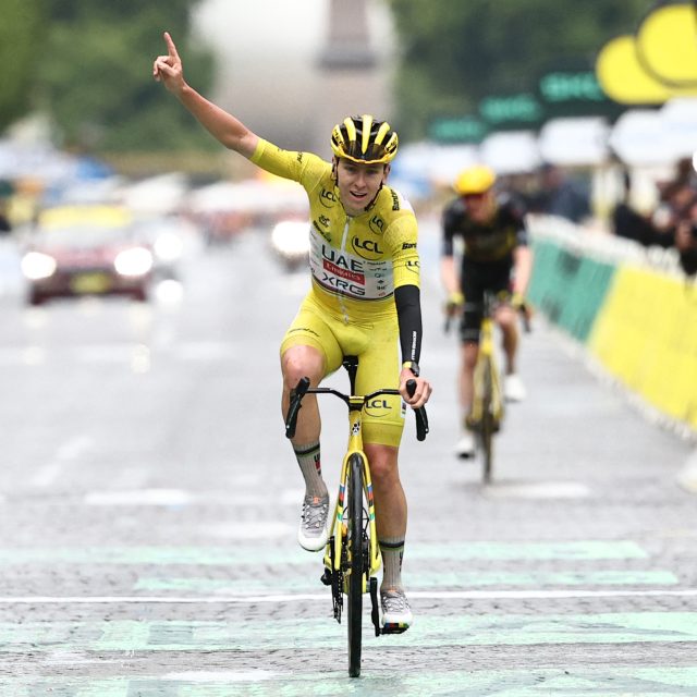 Tadej Pogačar v cíli poslední etapy Tour de France 2025 | foto: Anne-Christine Poujoulat,  AFP / AFP / Profimedia