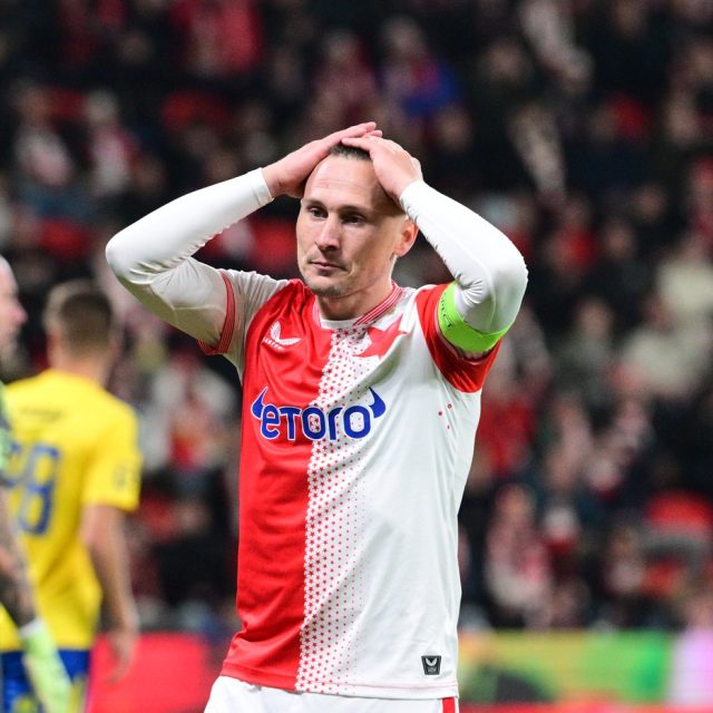 Jan Bořil ze Slavie po neproměněné šanci | foto: Michal Kamaryt,  ČTK,  Profimedia