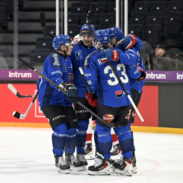 Národní tým slaví první výhru na turnaji | foto: Emmi Korhonen/Lehtikuva,  Shutterstock Editorial / Profimedia