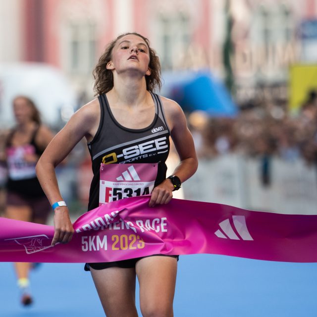 Adidas Běh pro ženy 5 km | foto: René Volfík,  iROZHLAS.cz