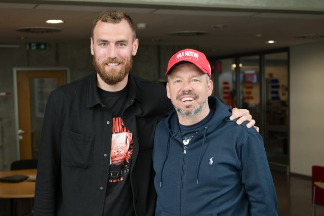 Fotbalista Tomáš Chorý a moderátor Pavel Horváth | foto: Anna Rychnovská,  Český rozhlas