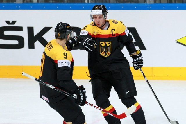Německý hokej nepatří mezi top špičku světa,  ale čas od času dokáže na světových šampionátech zaskočit i favorizované celky | foto:  Český rozhlas