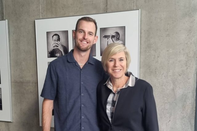 Výškař Jan Štefela s moderátorkou Kateřinou Neumannovou | foto: Adéla Krapková,  Český rozhlas Výškař Jan Štefela s moderátorkou Kateřinou Neumannovou | foto: Adéla Krapková,  Český rozhlas