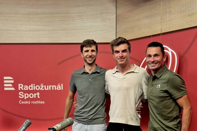Český cyklista Mathias Vacek ve studiu Radiožurnálu Sport | foto: Český rozhlas