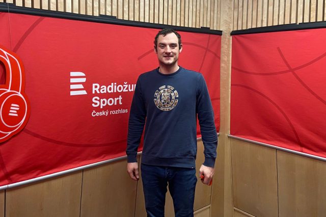 Daniel Vavruša ve studiu Radiožurnálu Sport | foto: Český rozhlas