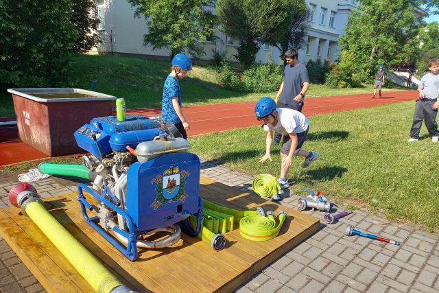 Trénink mladých hasičů v požárním sportu | foto: Petra Štrymplová,  Český rozhlas