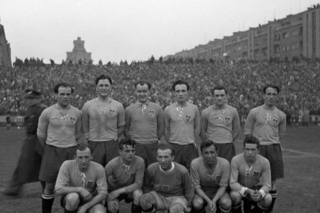 Mužstvo Prahy v roce 1947 | foto: Josef Mucha,  ČTK