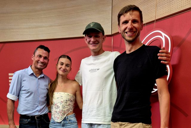Běžci Karolína Sasynová a Patrik Vebr v Kilometrech Jiřího Ježka | foto: Český rozhlas