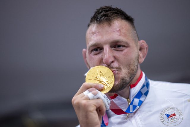 Judista Lukáš Krpálek přidal v Tokiu do sbírky druhou zlatou medaili | foto: Václav Pancer,  Český olympijský výbor