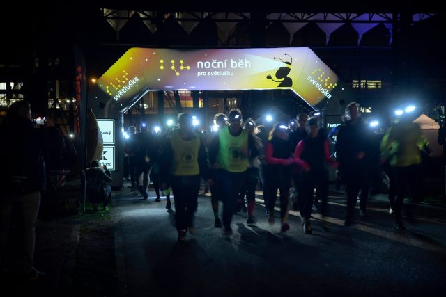 Noční běh pro Světlušku v Ostravě 2022 | foto: Roman Pelderl