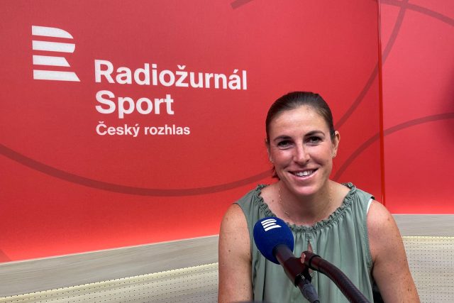 Zuzana Hejnová ve studiu Radiožurnálu Sport | foto: Miloslav Hamřík,  Český rozhlas