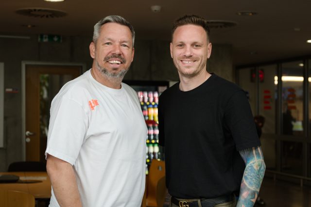 Fotbalista Ondřej Vaněk a moderátor Pavel Horváth | foto: Anna Rychnovská,  Český rozhlas