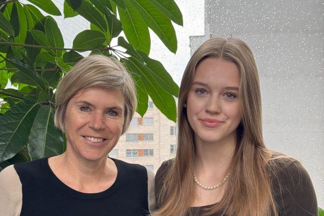 Kateřina Neumannová s hokejistkou Terezou Plosovou | foto: Zuzana Pokorná,  Český rozhlas