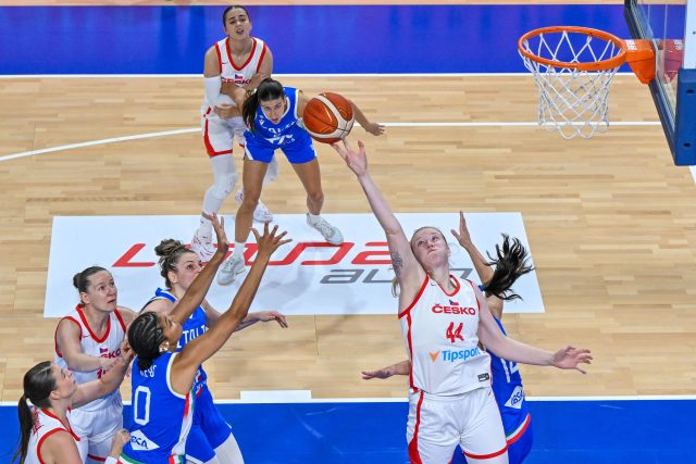 Basketbalistka Julia Reisingerová by měla být na Eurobasketu 2025 jednou z opor českého celku | foto: Václav Šálek,  ČTK