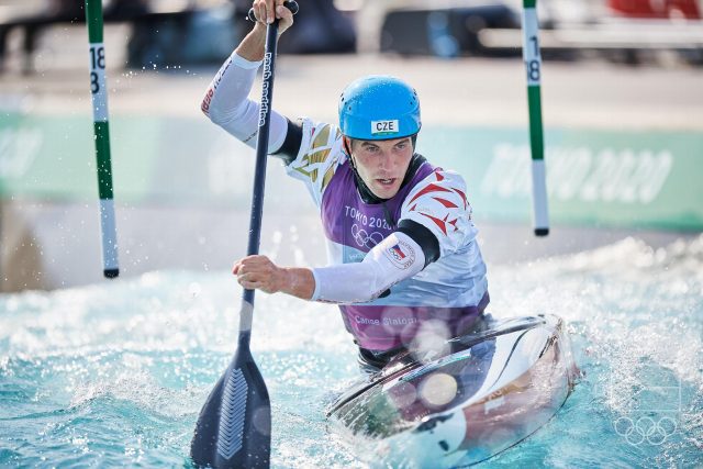 Vodní slalomář Lukáš Rohan si v Tokiu dojel pro stříbrnou olympijskou medaili v kategorii C1 | foto: Barbora Reichová,  Český olympijský výbor