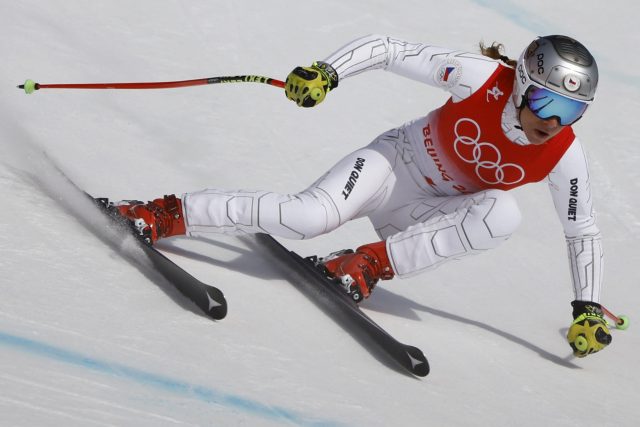 Ester Ledecká během olympijského závodu super-G. | foto:  Christian Hartmann,  Reuters