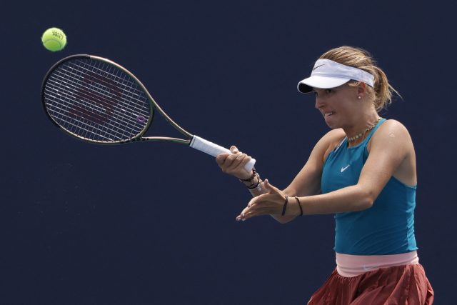 Česká tenistka Linda Fruhvirtová vyřadila na turnaji v Miami další favoritku | foto: Geoff Burke,  Reuters