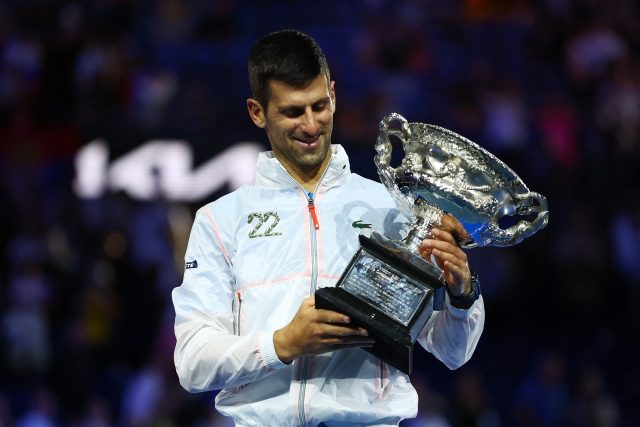 Novak Djoković získal svůj 22. grandslamový titul a je opět světovou jedničkou | foto: Hannah Mckay,  Reuters