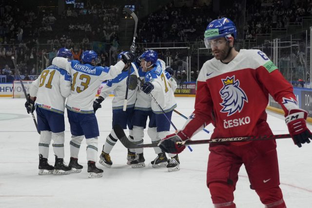 Česku se proti Kazachstánu nepovedla druhá třetina. | foto: Ints Kalnins,  Reuters