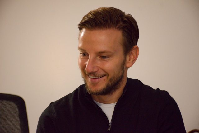 Bývalý fotbalista a hráč Barcelony Ivan Rakitić | foto: Martin Veselý,  Český rozhlas