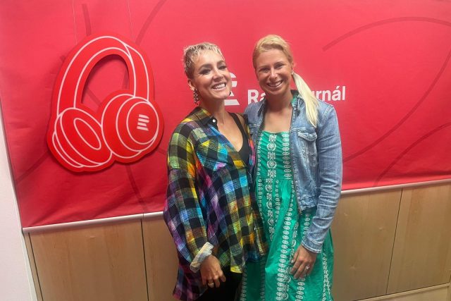 Bethanie Matteková-Sandsová a Andrea Sestini Hlaváčková v pořadu Na síti | foto: Český rozhlas