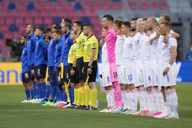 Čeští fotbalisté již ve čtvrtek 24. března zabojují v baráži o MS v souboji se Švédskem | foto: Antonio Calanni,  AP/ČTK