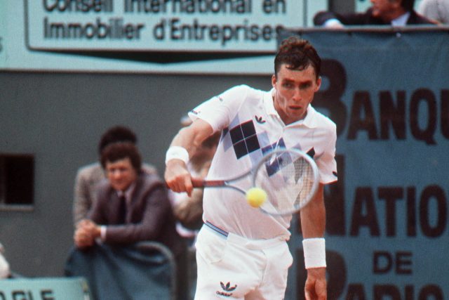 Před pětatřiceti lety vyhrál Ivan Lendl své první Roland Garros. Borec reprezentující Československo,  ale i Spojené státy americké. Kdo další startoval za dva národy? | foto: Fotobanka Profimedia