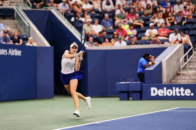 Markéta Vondroušová v osmifinálovém zápase na US Open | foto: Profimedia