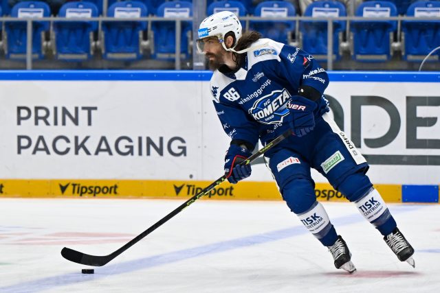 Brněnský Peter Mueller v zápase proti Mladé Boleslavil zvýšil vedení Komety na 3:1 | foto: Václav Šálek,  Profimedia