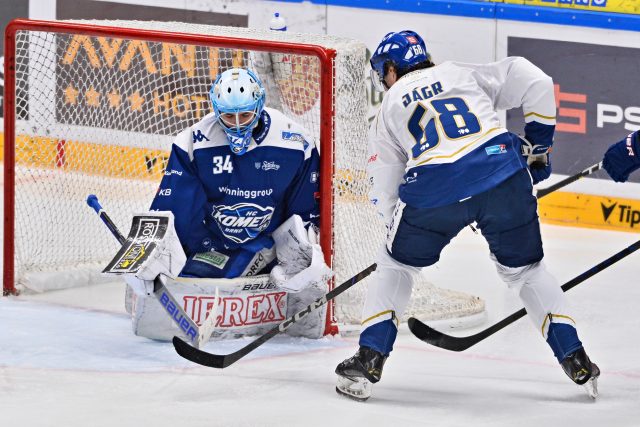 Jaromír Jágr v zápase s Kometou Brno | foto: Patrik Uhlíř,  ČTK