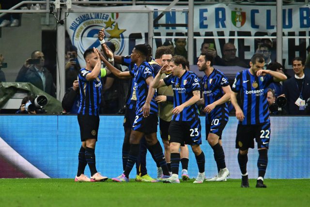 Fotbalisté Interu Milán si znovu po dvou letech zahrají finále Ligy mistrů. V semifinále zdolali v celkovém součtu dvou zápasů Barcelonu se skórem 7:6 | foto: Sipa Press / Profimedia