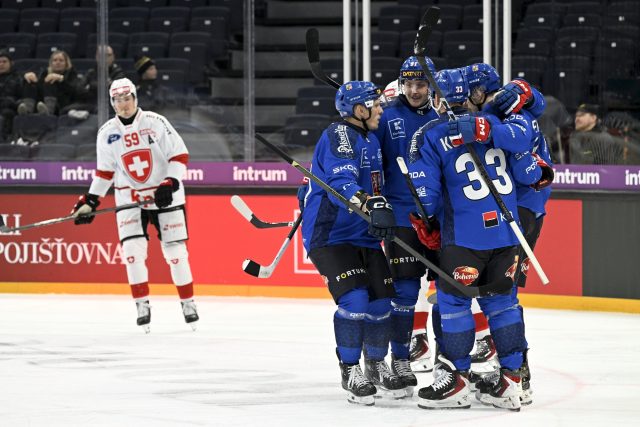 Národní tým slaví první výhru na turnaji | foto: Emmi Korhonen/Lehtikuva,  Shutterstock Editorial / Profimedia