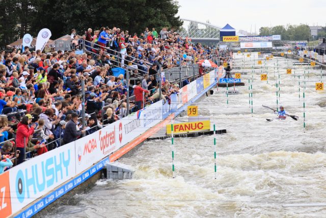 Kanál v pražské Troji bude o víkendu hostit světovou elitu ve vodním slalomu | foto: Martin Hladík,  www.kanoe.cz