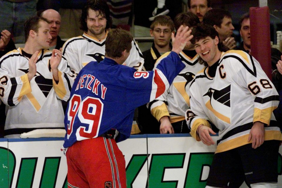 U rozlučky Wayna Gretzkyho v Madison Square Garden byl i Jaromír Jágr  (archivní foto) | foto: Reuters